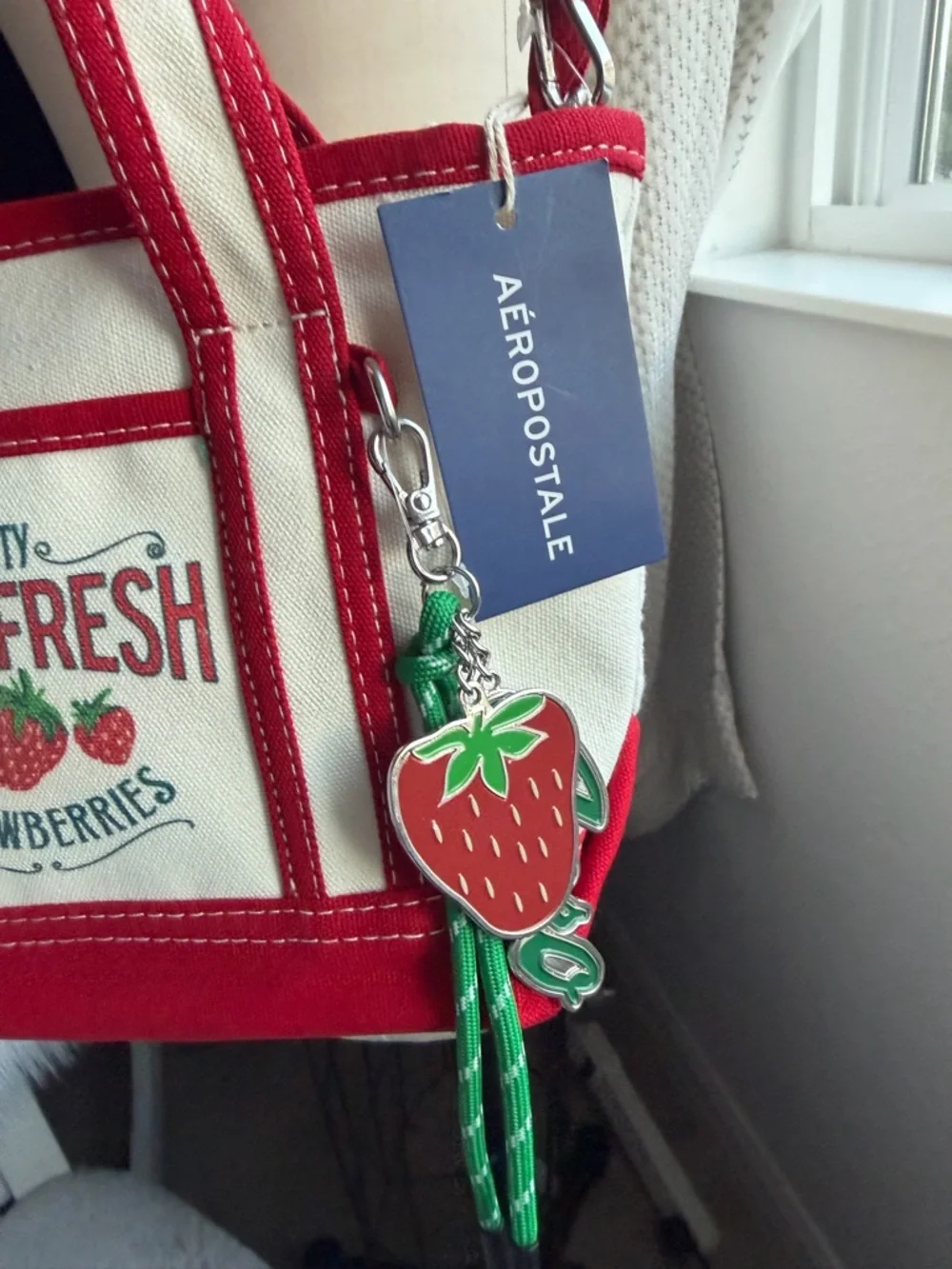 Aeropostale Red & Cream Strawberry Canvas Tote Crossbody with Strawberry Charm - Picture 6 of 17